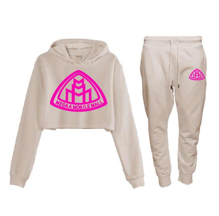 Sudadera blanca con logo y top corto